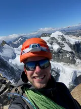 Frank - Medeoprichter en host van Op de rand podcast